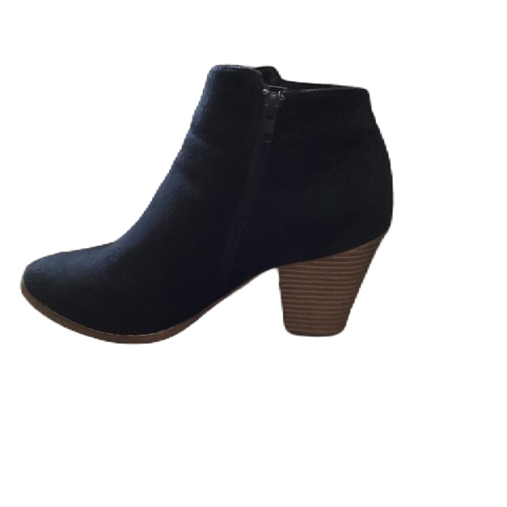 Olive Street navy boots. 10